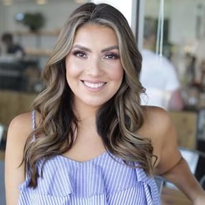 Meet your Posher, Alejandra